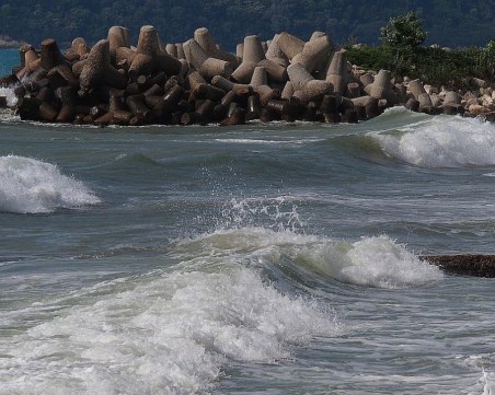 Морето е опасно и днес! Мъртво вълнение в почти цялото Черноморие