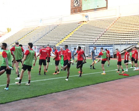 Украински хулигани дебнат фенове на ЦСКА в Запорожие