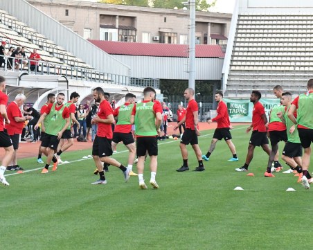 Украинци нападнаха фенове на ЦСКА, трима са пострадали