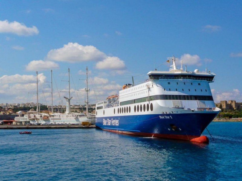Билетите за ферибота от Самотраки - разпродадени, българи остават блокирани