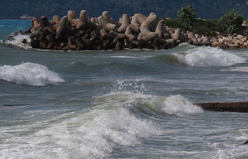 Морето е опасно и днес! Мъртво вълнение в почти цялото Черноморие