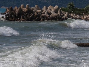 Морето е опасно и днес! Мъртво вълнение в почти цялото Черноморие