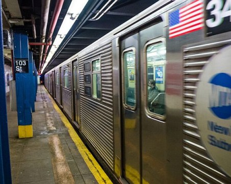 Паника на метростанция в Ню Йорк, откриха подозрителни предмети