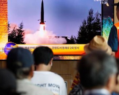 Северна Корея отново изстреля 