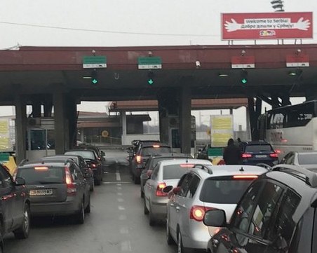 12 000 коли са минали през ГКПП 