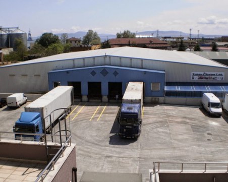 Удар! Откриха 150 кг кокаин в склад за плодове в Бургас