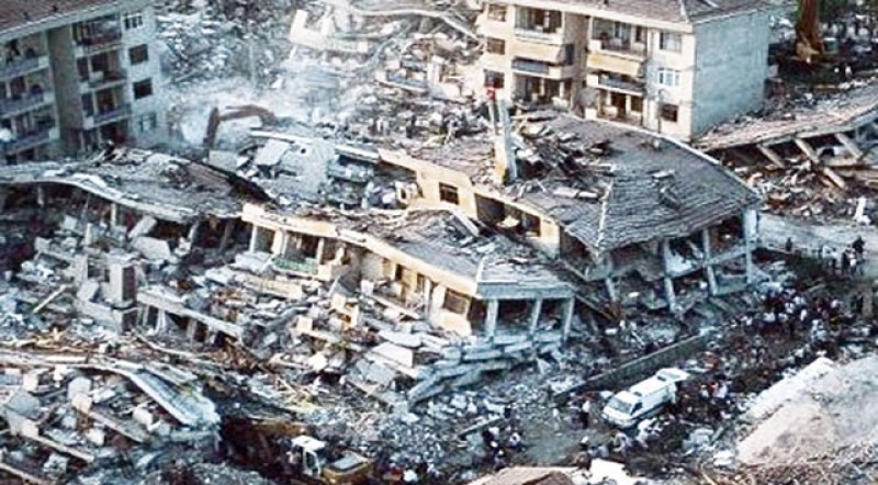 Навършват се 20 години от земетресението в Измит, взело над 17 000 жертви
