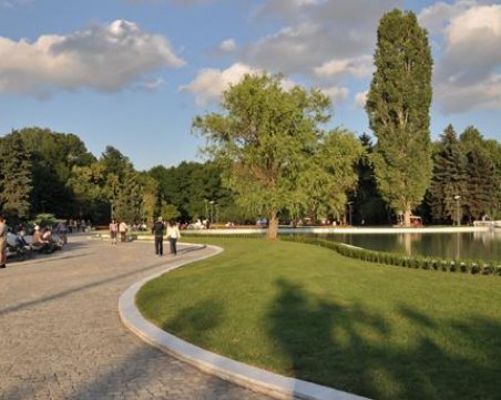 Боса разходка в Южния парк, тренировки по зумба, йогалатес и стречинг