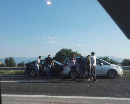 Катастрофа причини огромно задръстване на магистралата
