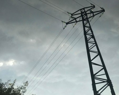 Над 8000 столичани останаха без ток заради скъсани кабели