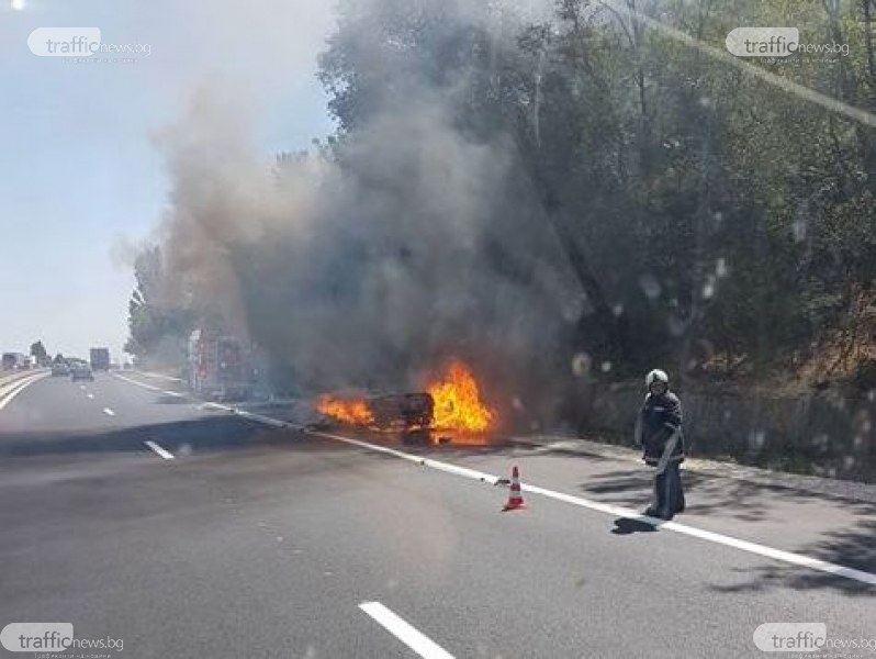 Автомобил се подпали на АМ Хемус преди Варна, участък от магистралата е затворен зарати ПТП
