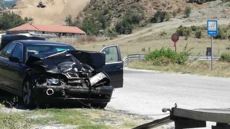Две момичета пострадаха при катастрофа в Пловдивско