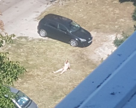 Гол софиянец щръкна на полянка пред блока, полицията го прибра