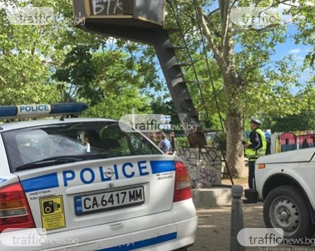 Мъж почина на пейка, седящ до него непознат му отмъкна парите