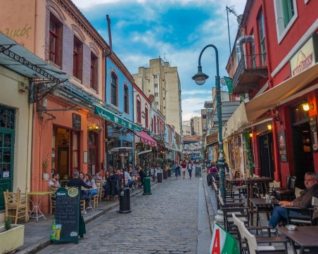 Намаляват данъците в Гърция