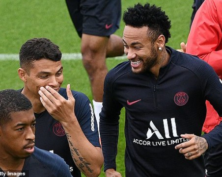 Пече се убийствен дует Роналдо – Неймар, Ювентус пожела бразилеца