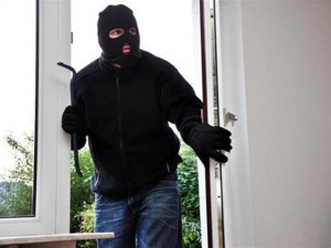 Спипаха крадец в Карлово, съсед го видял да бяга от дома на възрастна жена