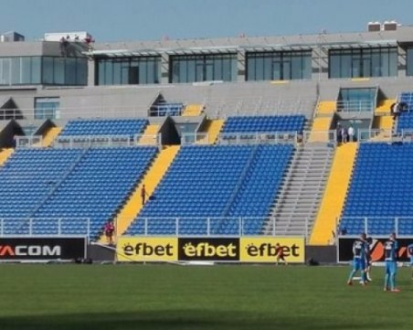 Камера засне предполагаемите биячи на служителя на Левски