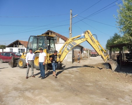 Масови проверки в ромската махала в Ново село, пишат актове за шум и незаконна търговия