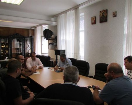 Шефът на пловдивската полиция привика феновете на Ботев и Локо