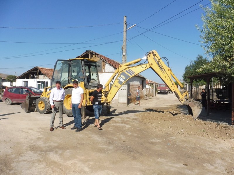 Масови проверки в ромската махала в Ново село, пишат актове за шум и незаконна търговия