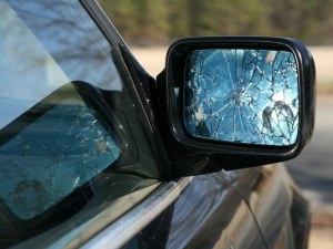 Вандали потрошиха БМВ-то на пловдивчанин в Кършияка