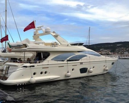 Откриха над 1 тон канабис на яхта в Гърция