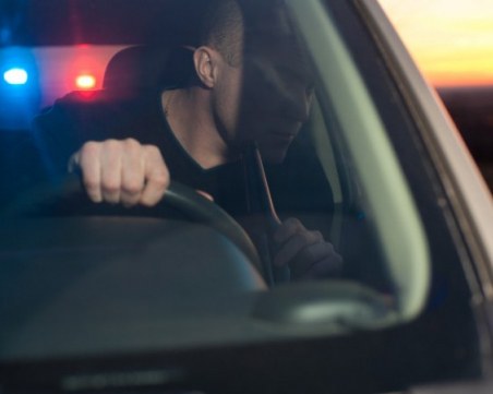 В ареста пренощуваха дрогиран шофьор и тийнейджър спипан с марихуана