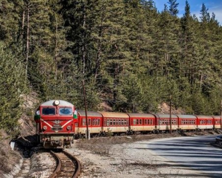 Спират теснолинейката Септември – Добринище днес