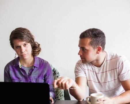 Фразите с които несъзнателно карате хората да не ви слушат