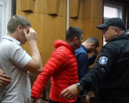 Избягалите затворници са имали мобилни телефони, можели да говорят свободно