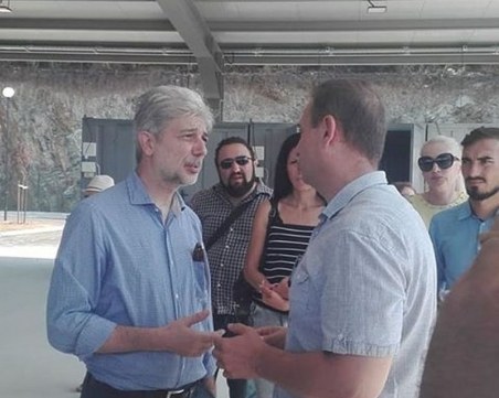 Министър Димов на протеста в Атия: Тук няма да има депо за опасни отпадъци