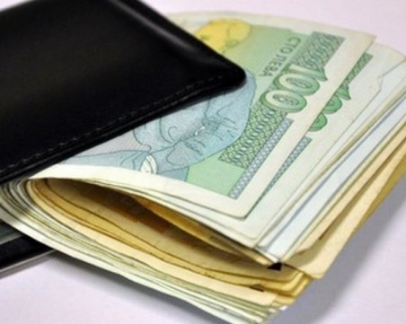 Българинът развърза кесията, харчи 85 ст. от всеки изкаран лев