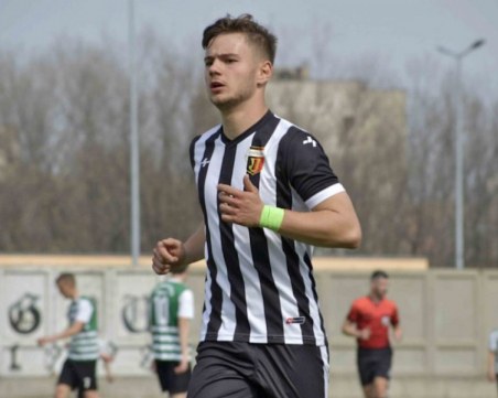 Локо пусна двама таланти да се обиграват във Варна