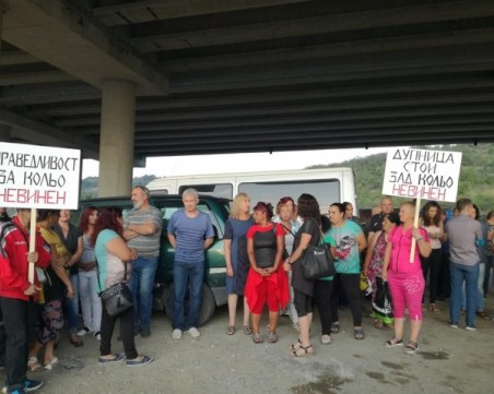 Работниците на сметището под АМ 