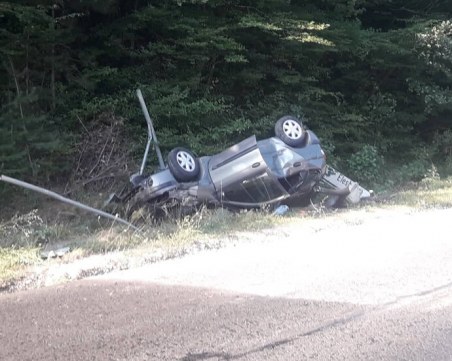 Тежка катастрофа край Банско, трима души пострадаха