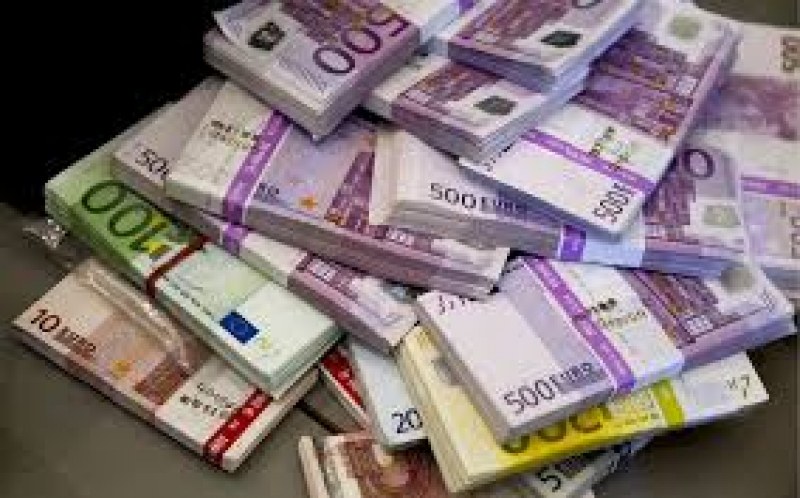 Разрешиха на гърците да изнасят всичките си пари в чужбина