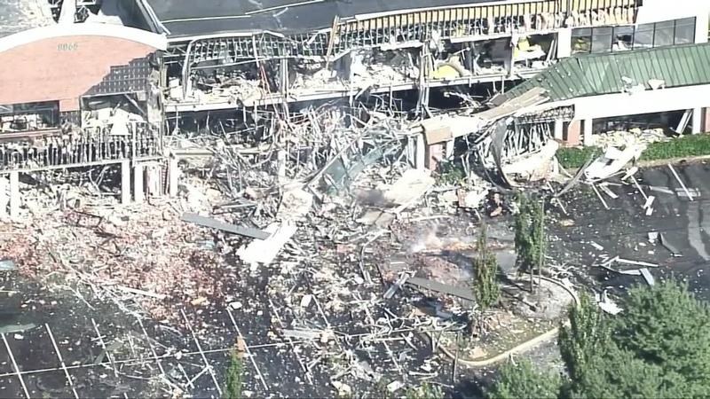 Взрив срина част от търговски център в САЩ