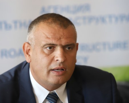 Под 120 моста има гуми и боклуци, гледат се крави и пилета