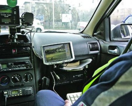 Как пада фиш от КАТ: Полицаи заснеха нарушител в Пловдив, но забравиха да снимат камерата си