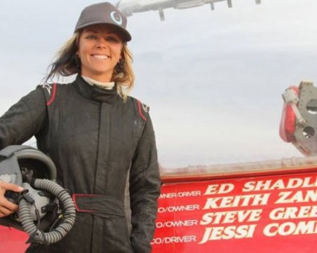 Най-бързата жена в автомобилизма загина при катастрофа