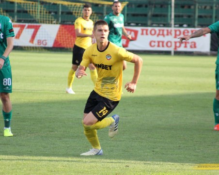 Ботев удължи договора на млад талант
