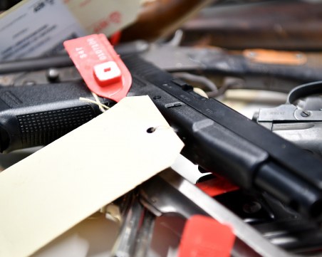 Араби купуват най-много оръжието ни, износът падна до 764 милиона