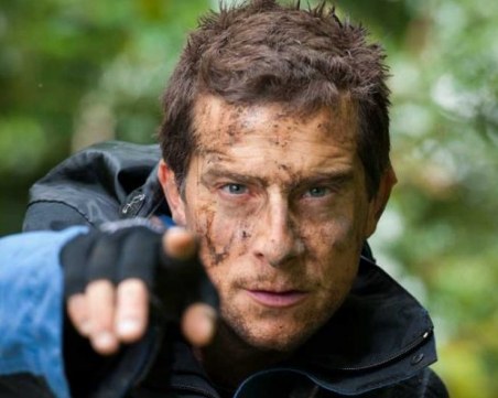 Лекари едва спасиха Беър Грилс, ужилила го пчела