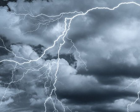 Трима души бяха ударени от мълния в полските Татри