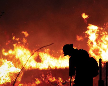 Рискът от пожари остава, на места дори екстремален