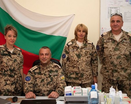 Български медици под пагон посрещат празника си на пост в Афганистан, Мали и Босна