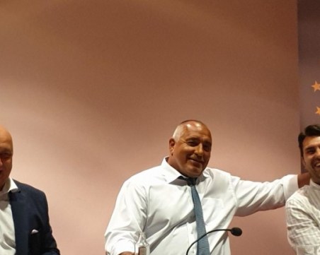 Борисов: Кредитните агенции опровергават идиотщините, че задлъжняваме