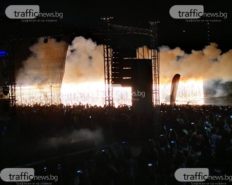 Огнена стена на моста на Марица! 23000 фойерверки запалиха небето