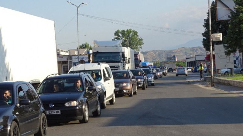 Огромна тапа на границата ни с Гърция